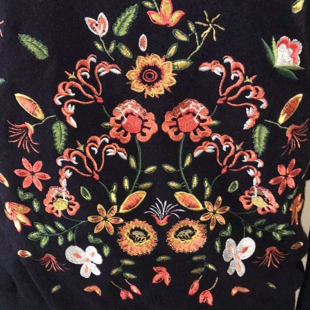 Blu Pepper Floral Embroidered Blue Sweater - Size Large - Picture 4 of 11
